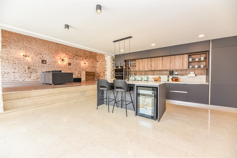 Svetvinčenat, dintorni, casa antica modernamente ristrutturata con piscina