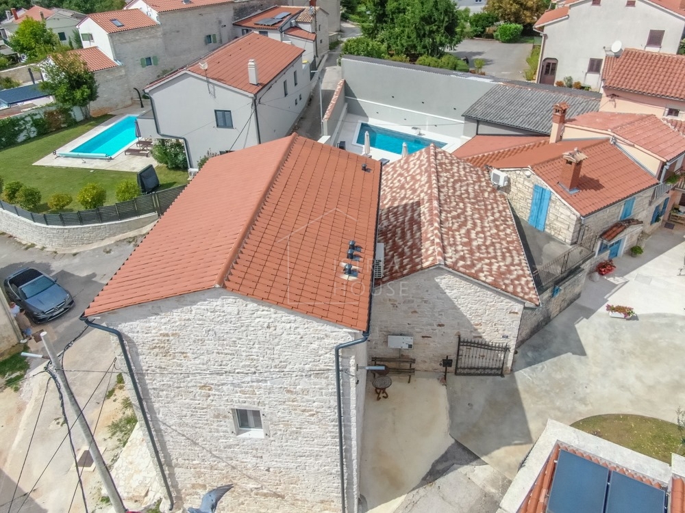 Svetvinčenat, dintorni, casa antica modernamente ristrutturata con piscina