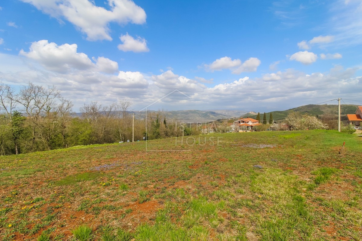 Montona, dintorni, terreno con splendida vista panoramica