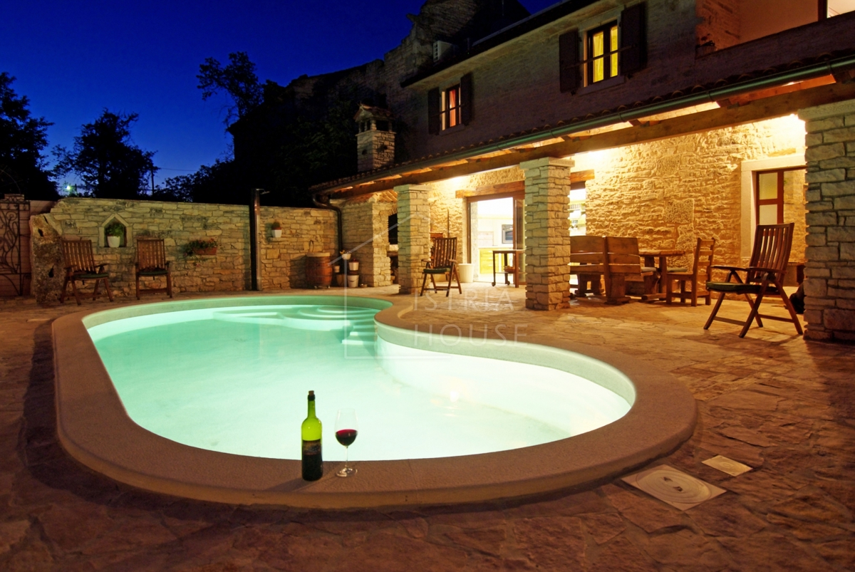 Pola, dintorni, villa istriana con piscina e certificato ecologico