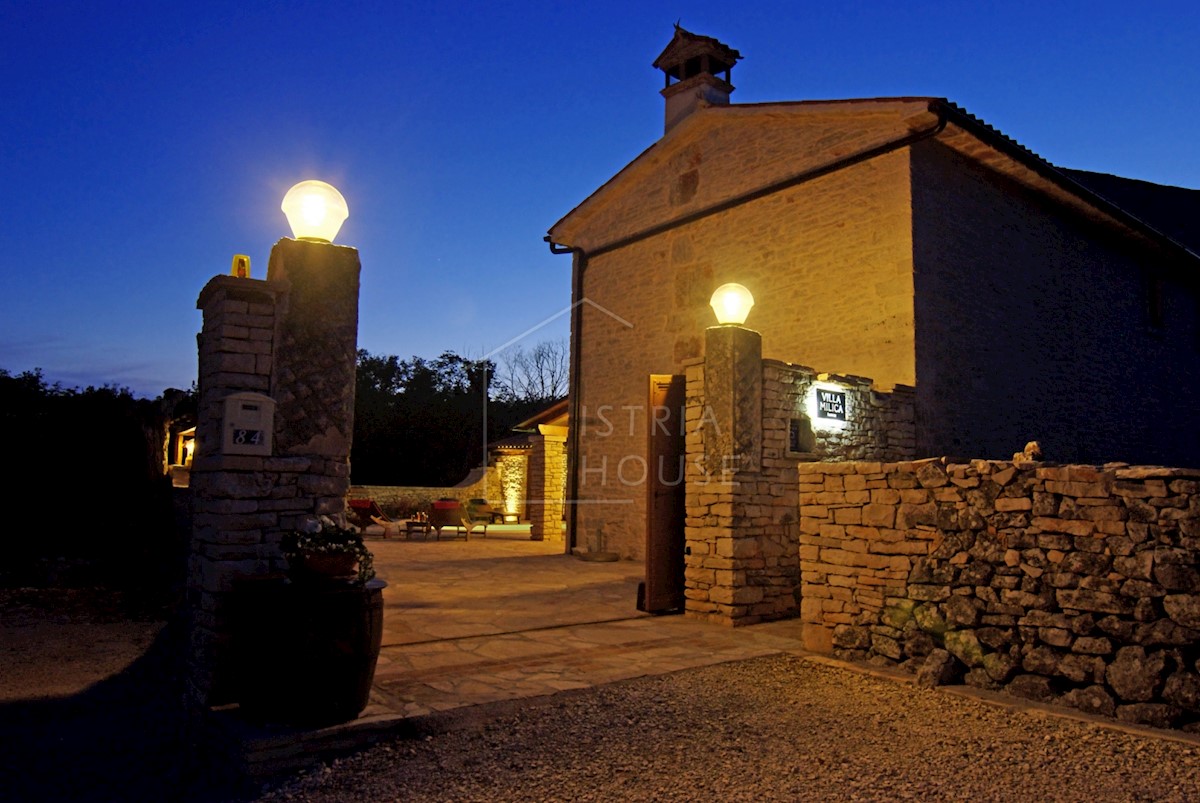 Pola, dintorni, villa istriana con piscina e certificato ecologico