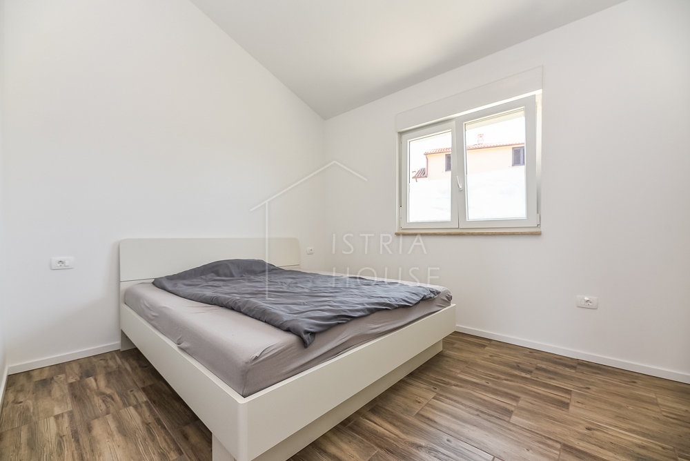 Dignano, dintorni, casa con due appartamenti