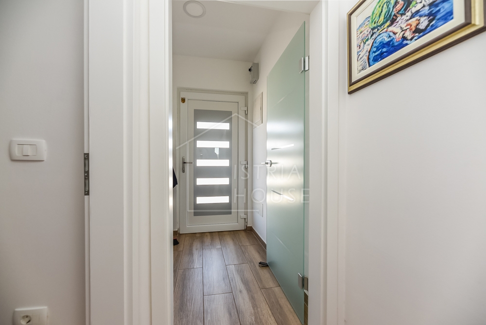 Dignano, dintorni, casa con due appartamenti