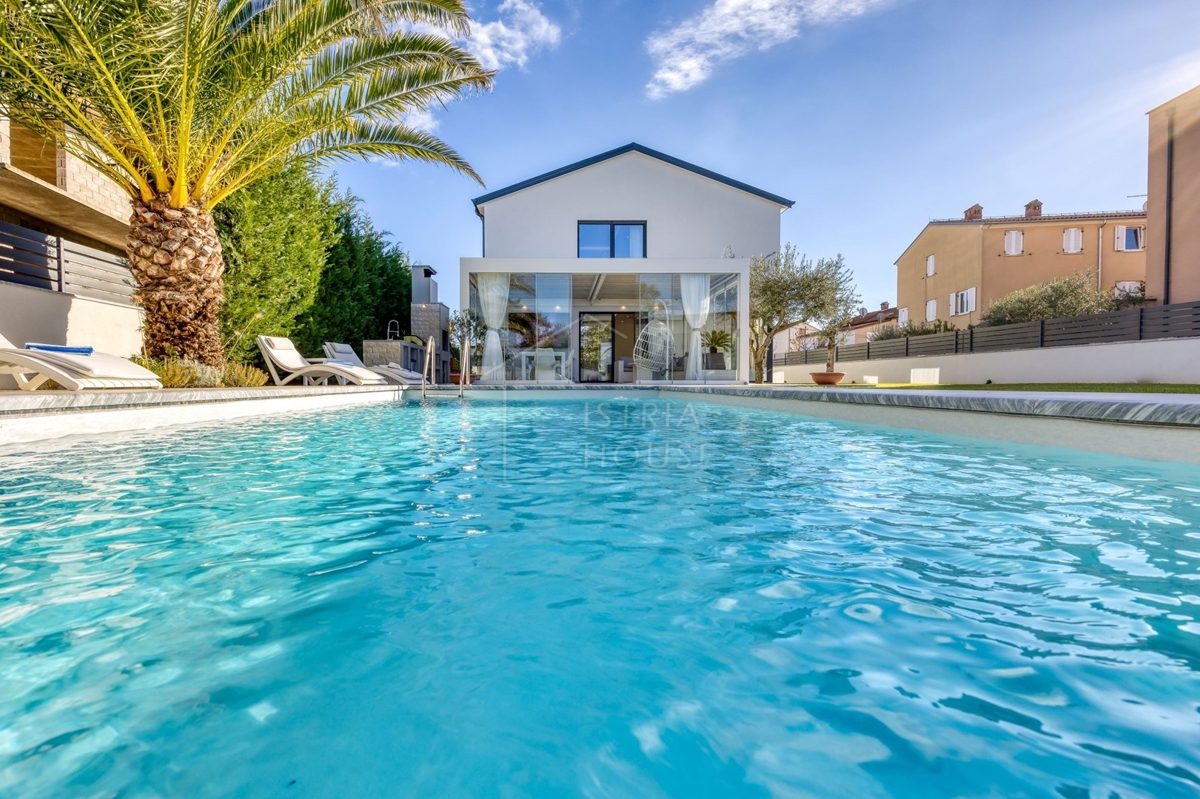 Rovigno, moderna villa di lusso con piscina