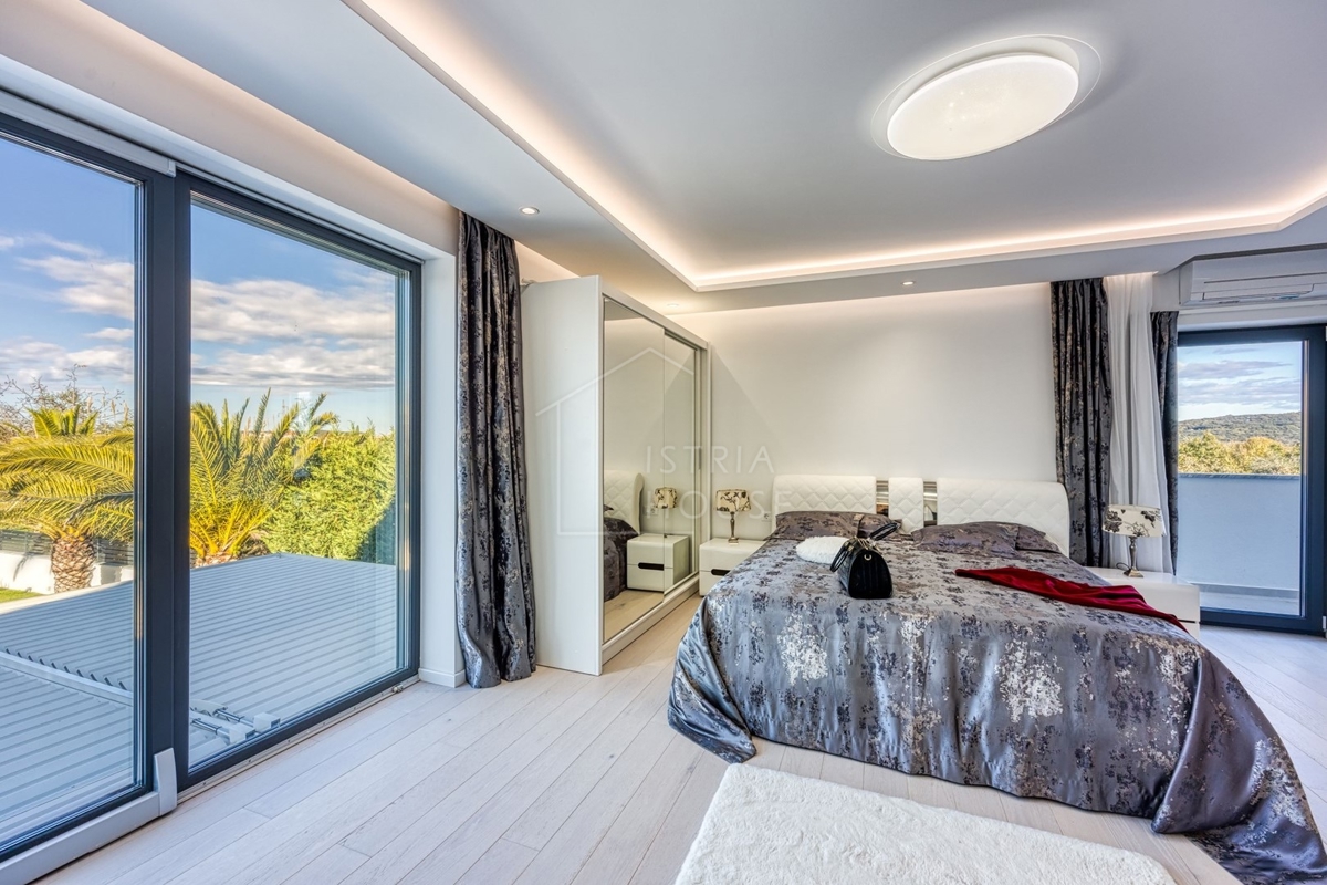 Rovigno, moderna villa di lusso con piscina