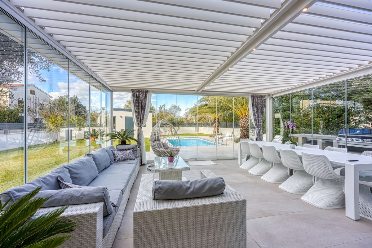 Rovigno, moderna villa di lusso con piscina