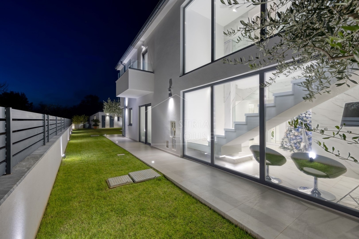 Rovigno, moderna villa di lusso con piscina