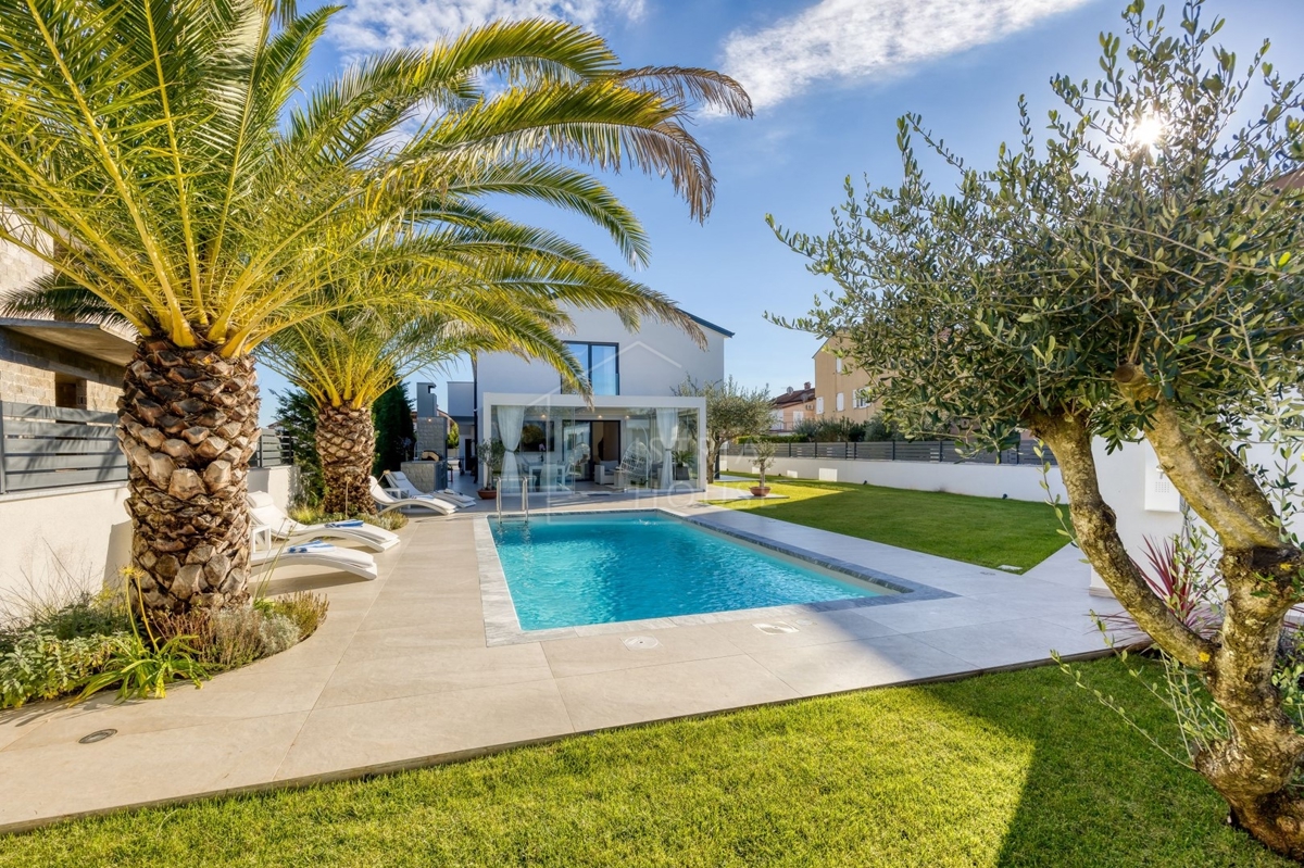 Rovigno, moderna villa di lusso con piscina