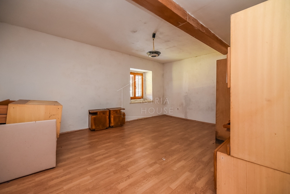 Bale, dintorni, casa da ristrutturare con vista mare