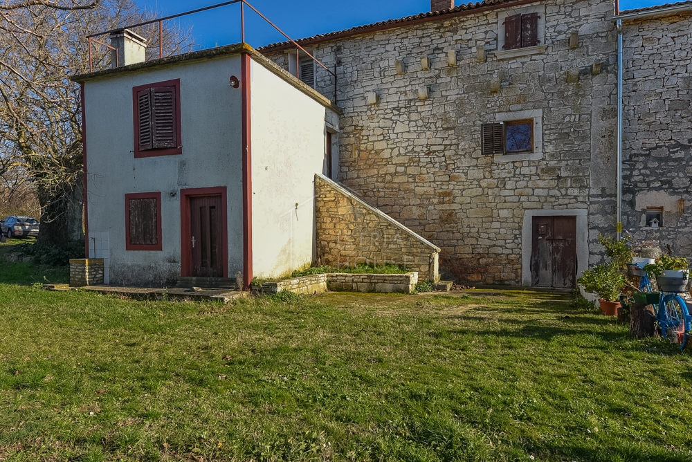 Bale, dintorni, casa da ristrutturare con vista mare