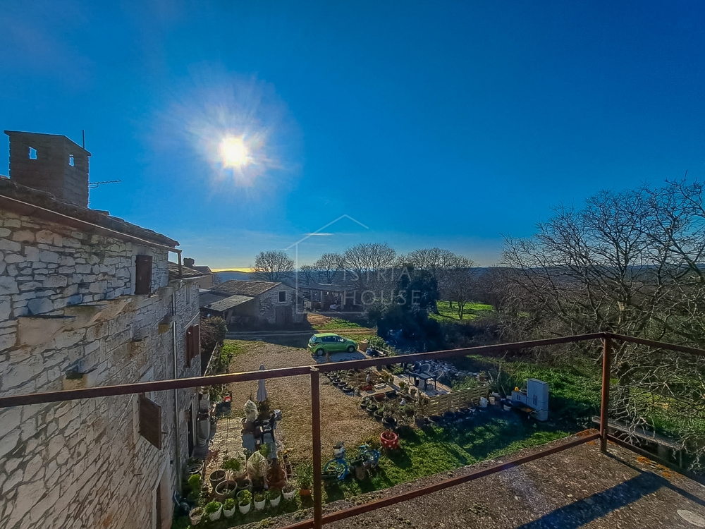 Bale, dintorni, casa da ristrutturare con vista mare