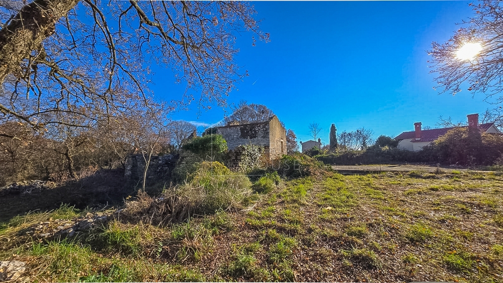 Rovinj, dintorni, terreno attraente nel centro della città