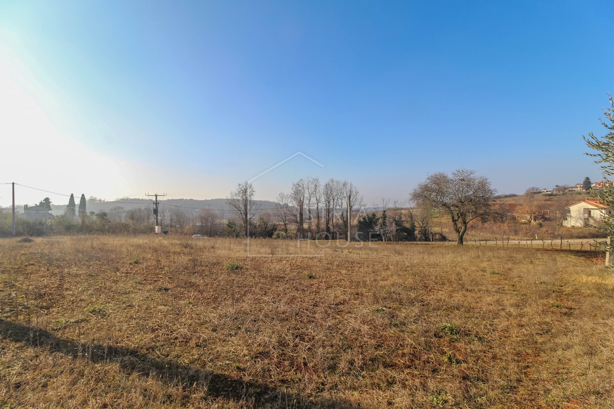 Parenzo, dintorni, terreno edificabile con vista aperta