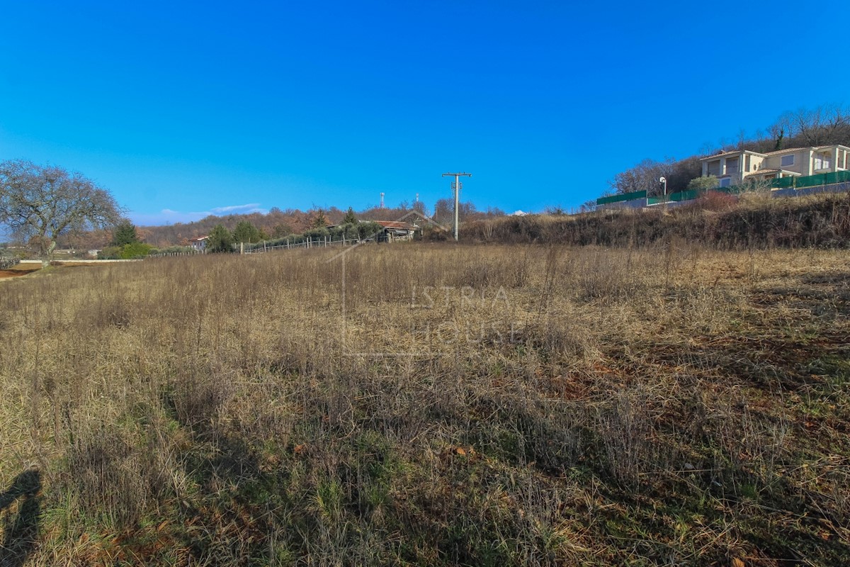 Parenzo, dintorni, terreno edificabile con vista aperta