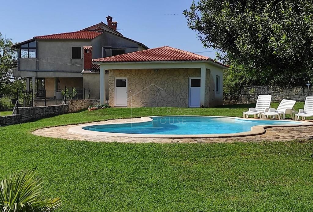 Rovigno, dintorni, casa in pietra ristrutturata con piscina