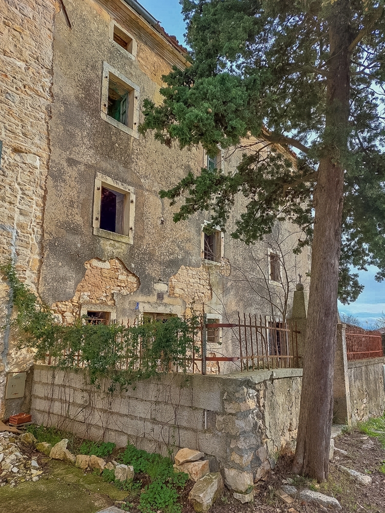 Barban, dintorni, antico con vista mare