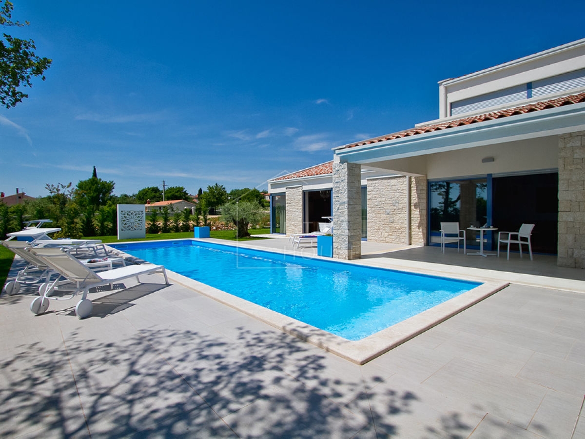 Parenzo, dintorni, bella villa di design con piscina