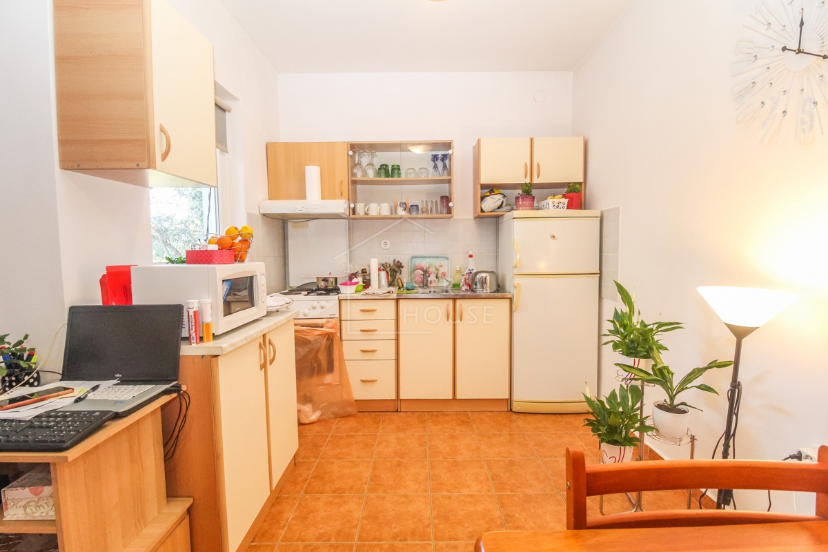 Parenzo, dintorni, appartamento con cortile vicino al mare