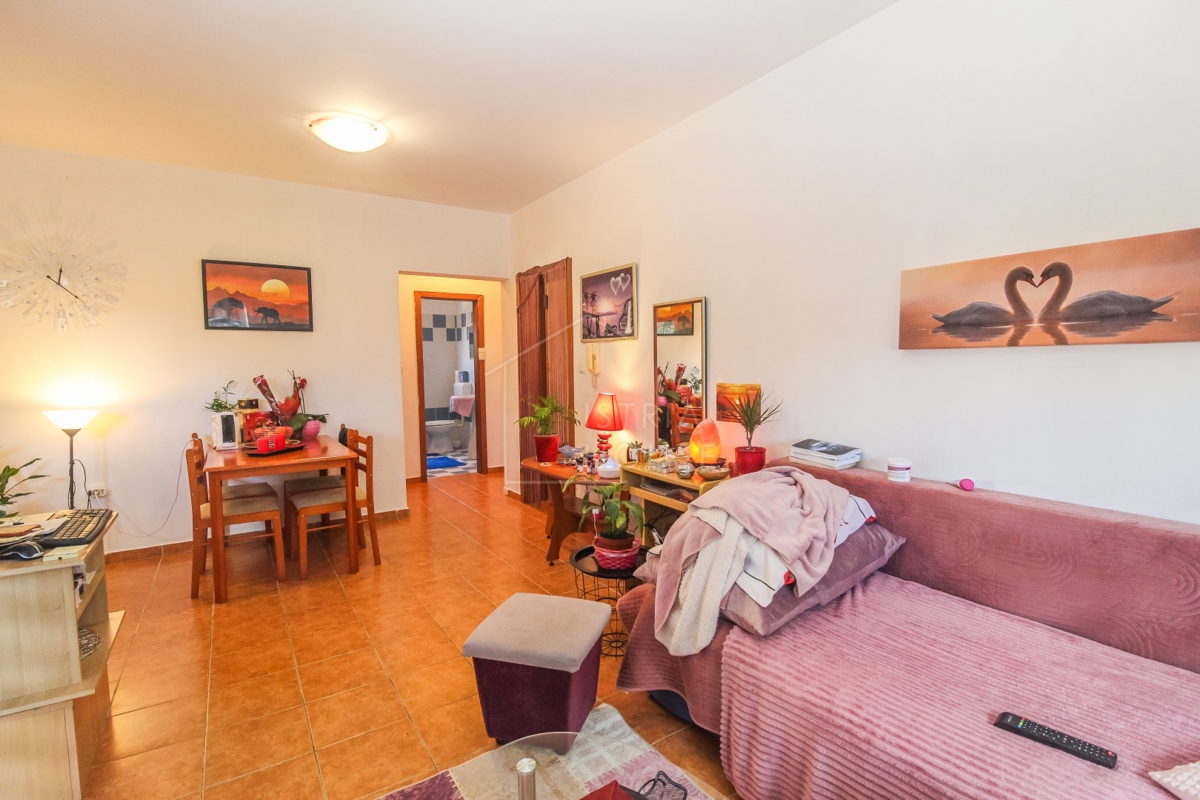 Parenzo, dintorni, appartamento con cortile vicino al mare