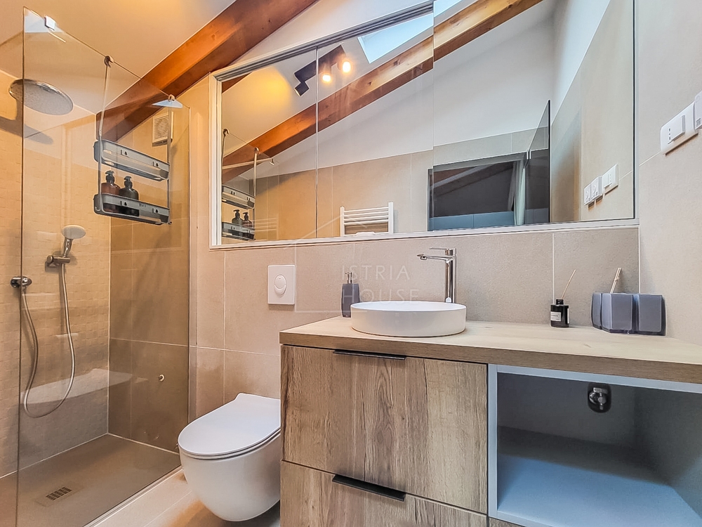 Valle, moderno appartamento ristrutturato in centro