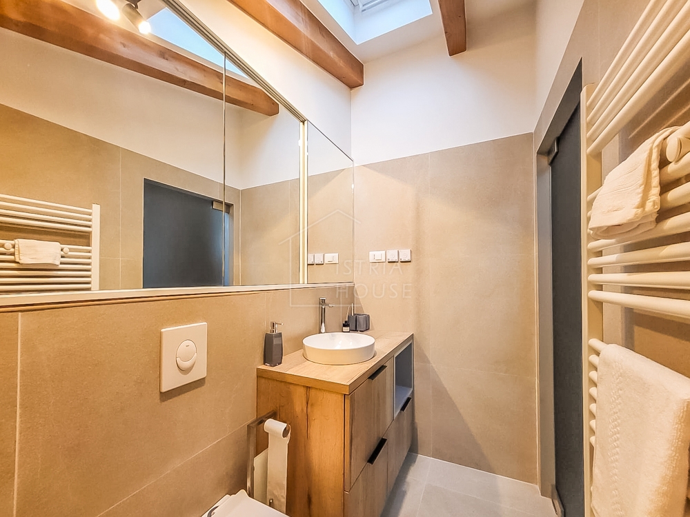 Valle, moderno appartamento ristrutturato in centro