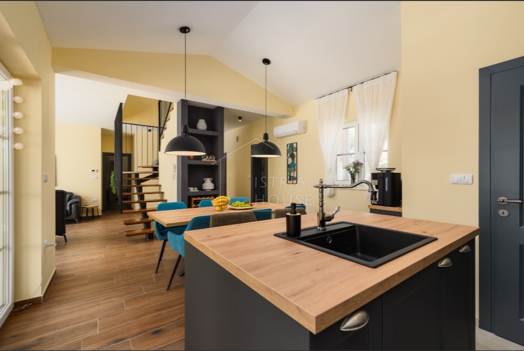 Rovigno, dintorni, casa moderna con piscina