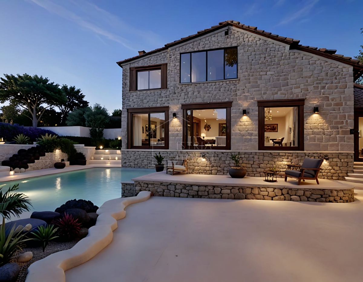 Bale, grande terreno edificabile nel centro