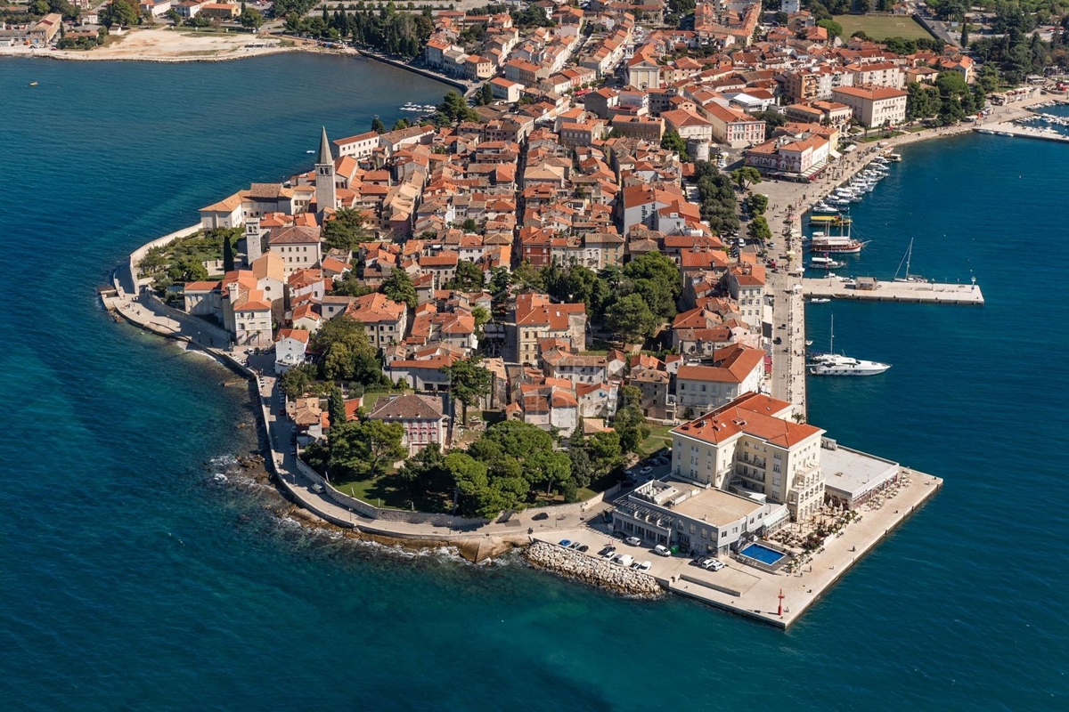 Parenzo, dintorni, terreno edificabile di forma regolare