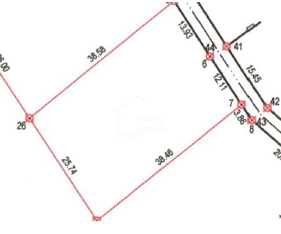 Parenzo, dintorni, terreno edificabile di forma regolare