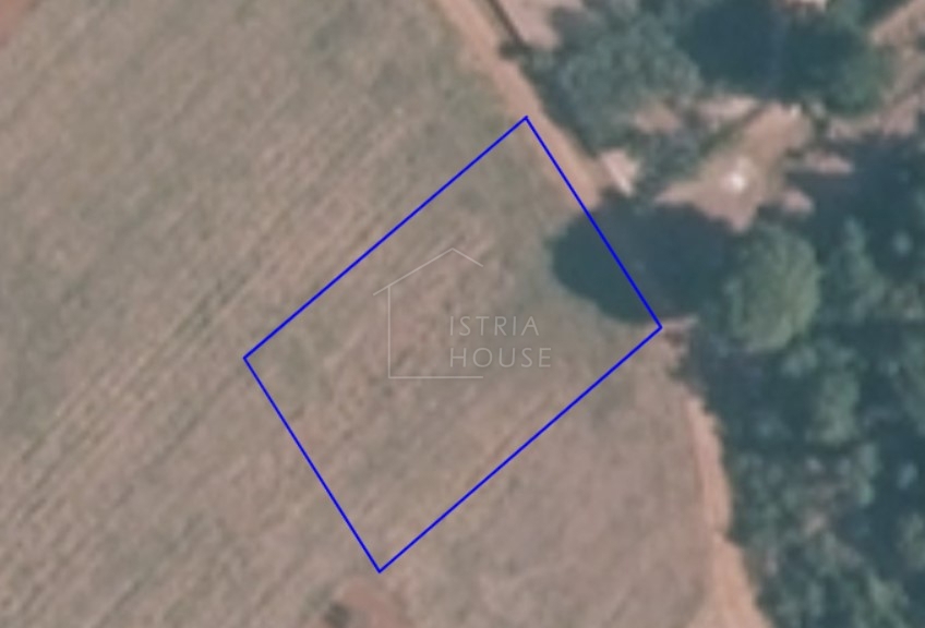 Parenzo, dintorni, terreno edificabile di forma regolare