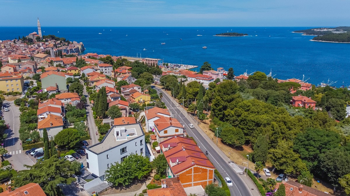 Rovigno, nuovo appartamento con vista sul centro storico e sul mare