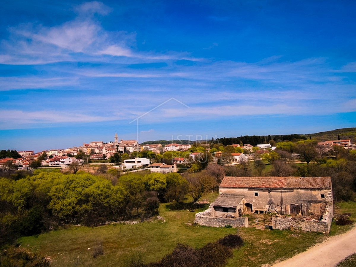 Casa da ristrutturare in una posizione unica