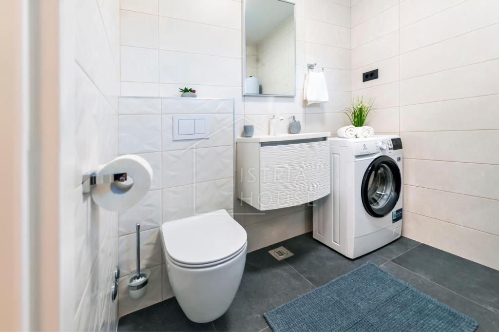 Rovigno, una villa moderna con piscina