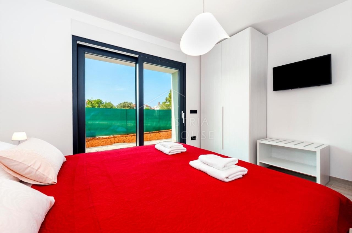 Rovigno, una villa moderna con piscina