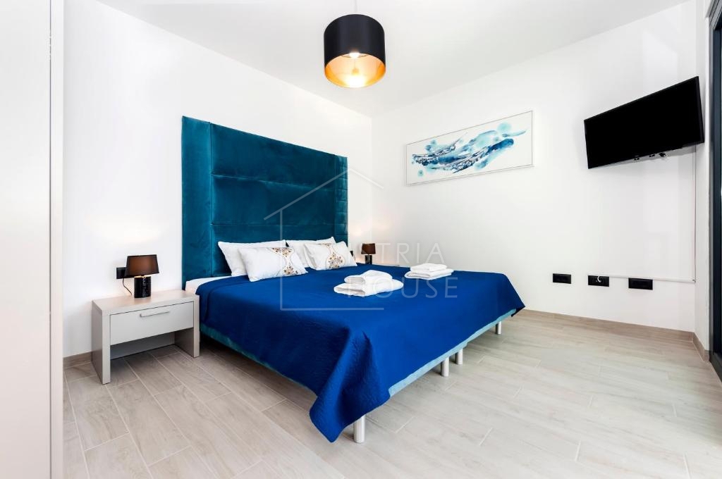 Rovigno, una villa moderna con piscina