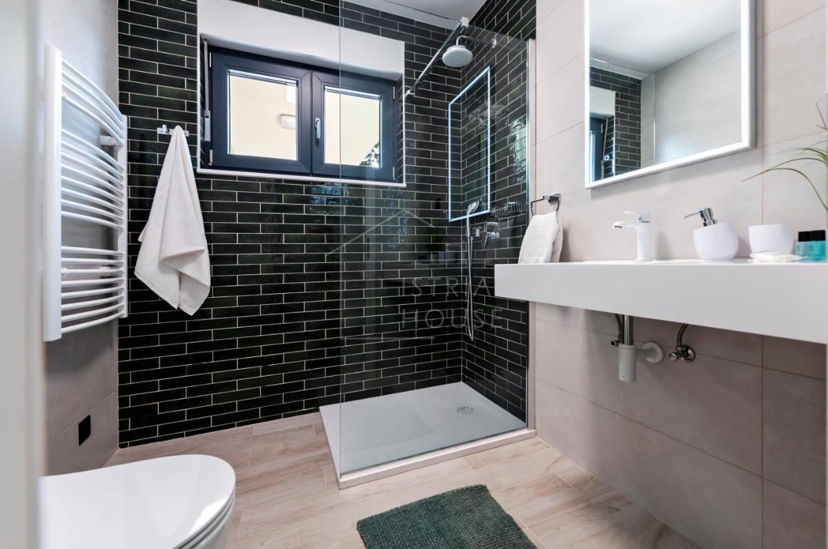 Rovigno, una villa moderna con piscina