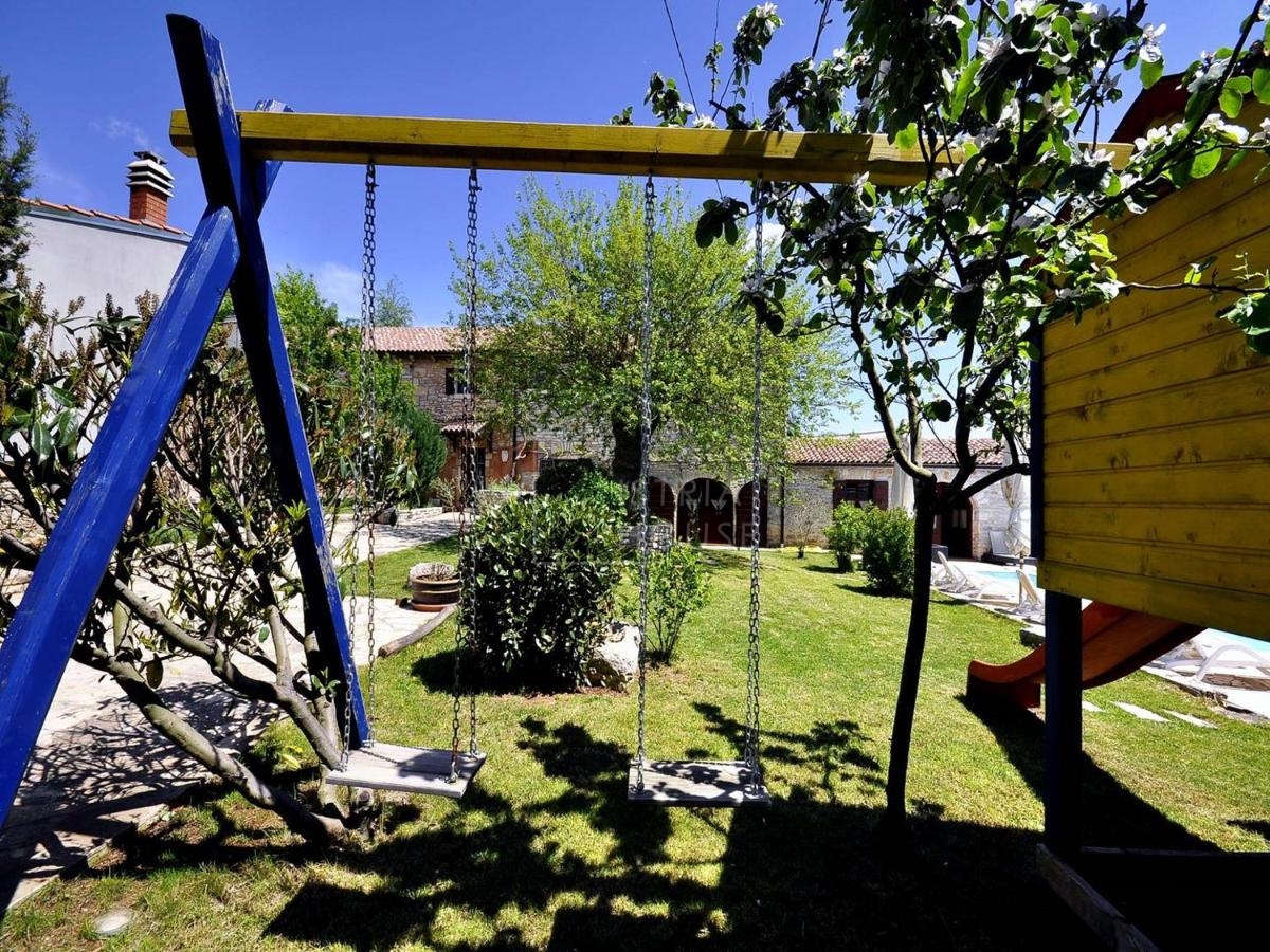 Rovigno, dintorni, antichità istriana restaurata