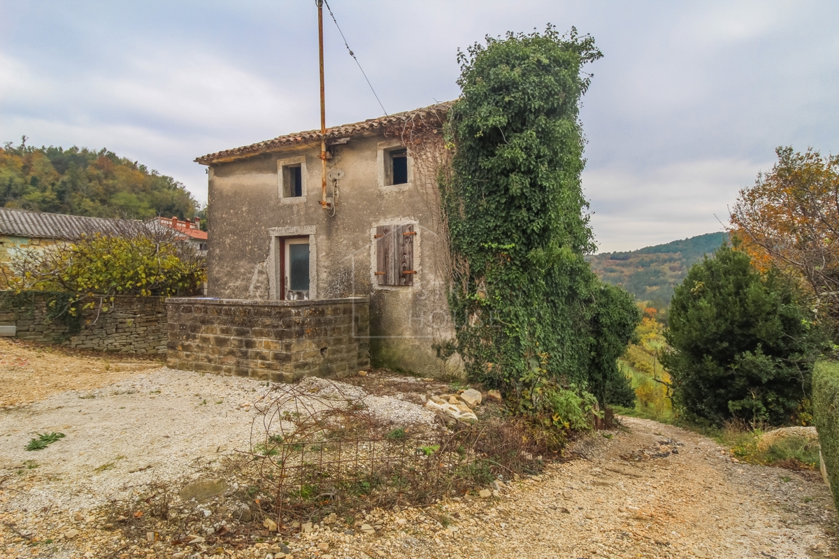 Montona, casa in pietra con vista panoramica