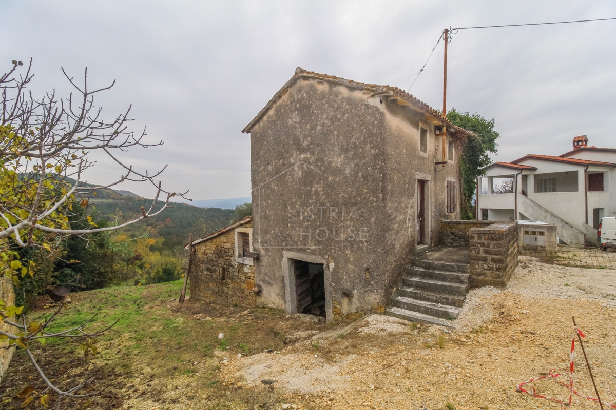Montona, casa in pietra con vista panoramica