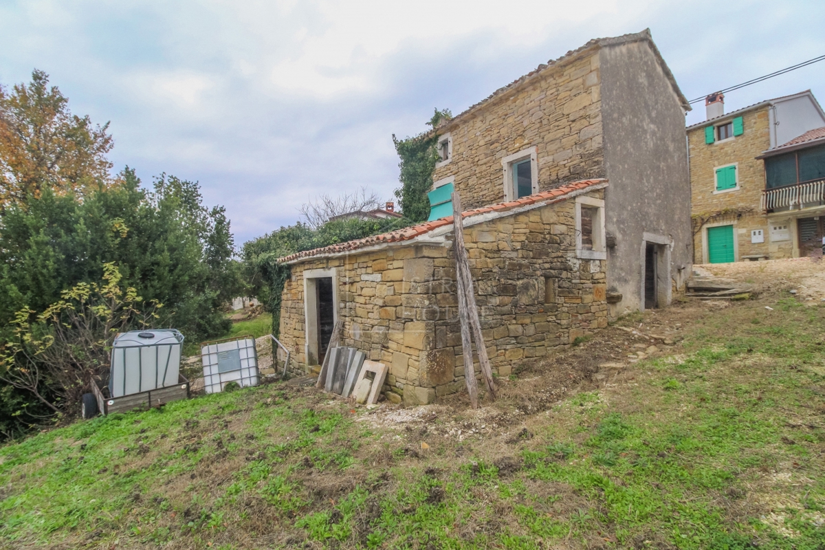 Montona, casa in pietra con vista panoramica