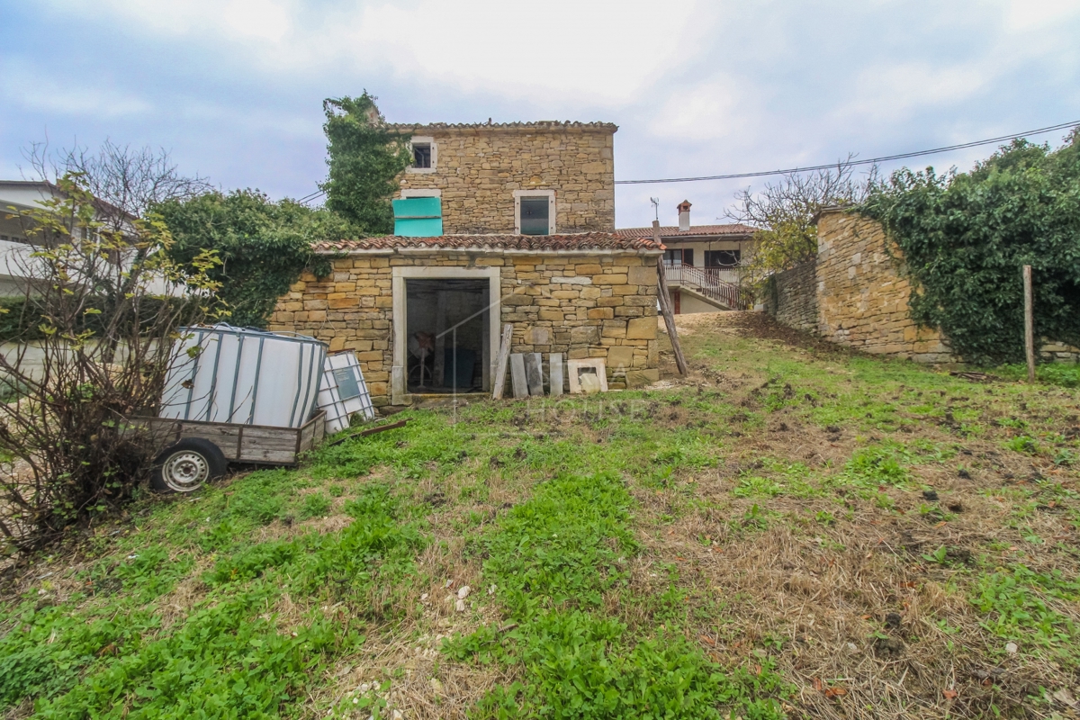 Montona, casa in pietra con vista panoramica