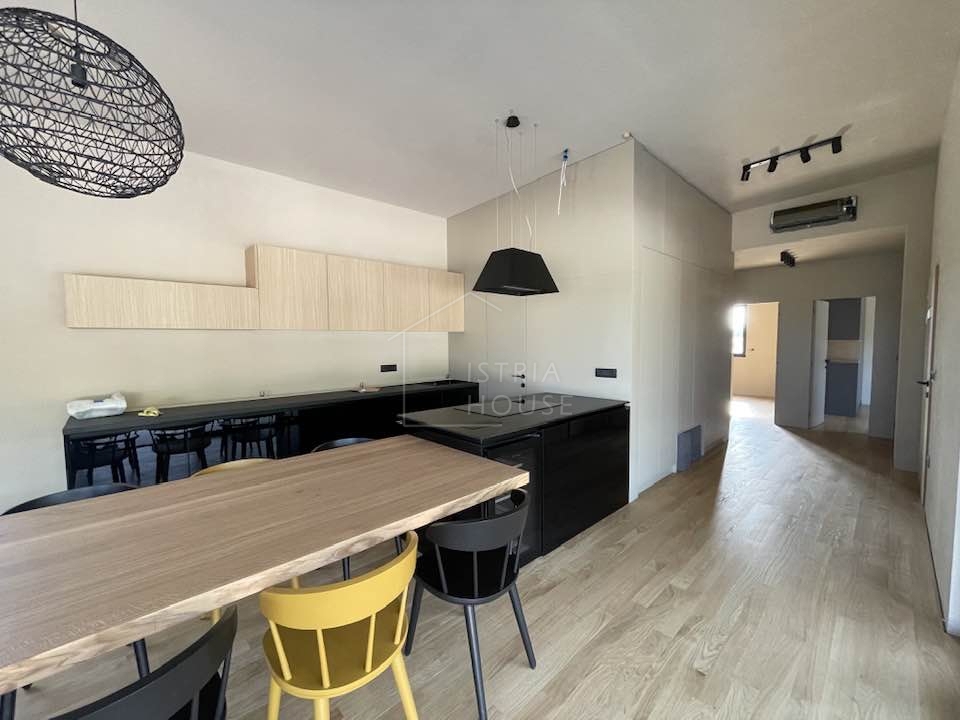 Gimino, dintorni, casa moderna a basso consumo energetico con piscina