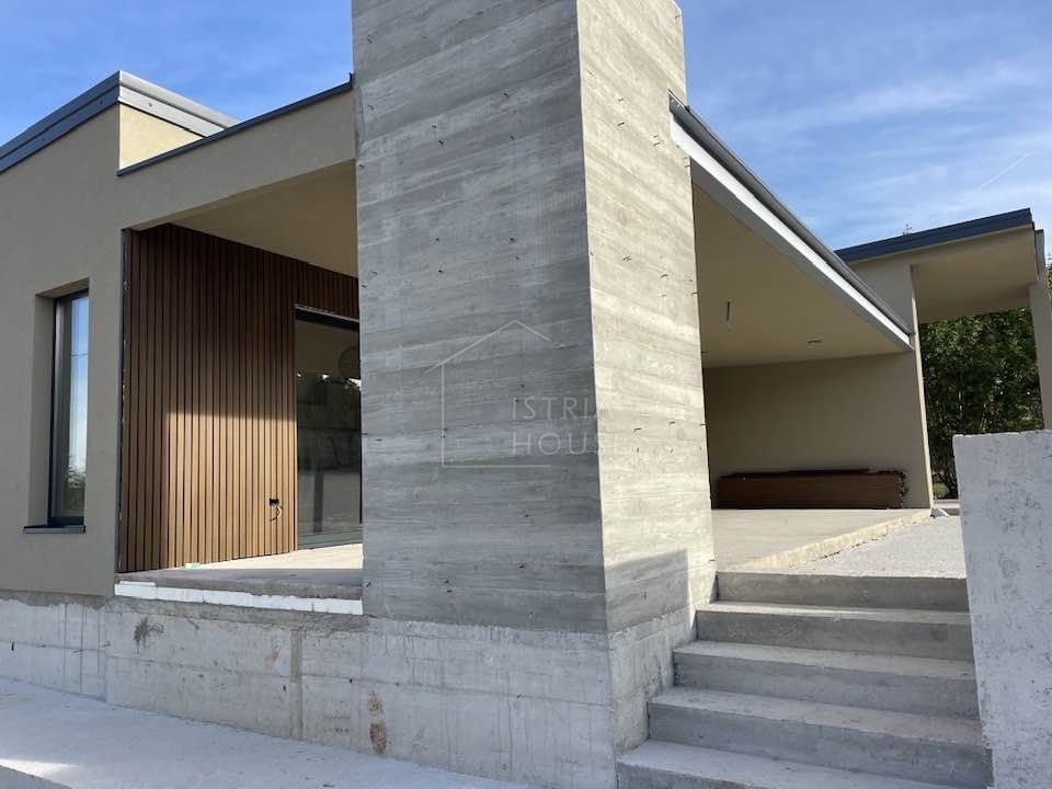 Gimino, dintorni, casa moderna a basso consumo energetico con piscina