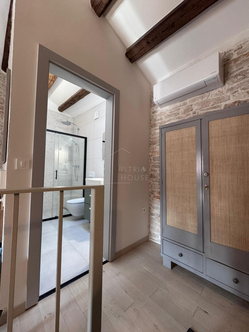 Valle, casa ristrutturata nel centro storico