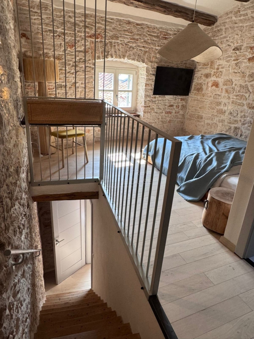 Valle, casa ristrutturata nel centro storico