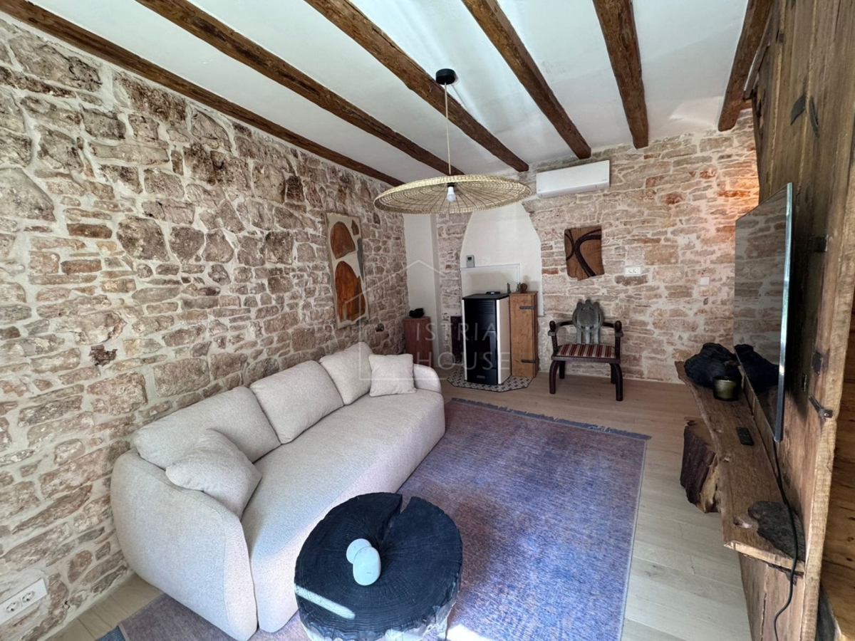 Valle, casa ristrutturata nel centro storico