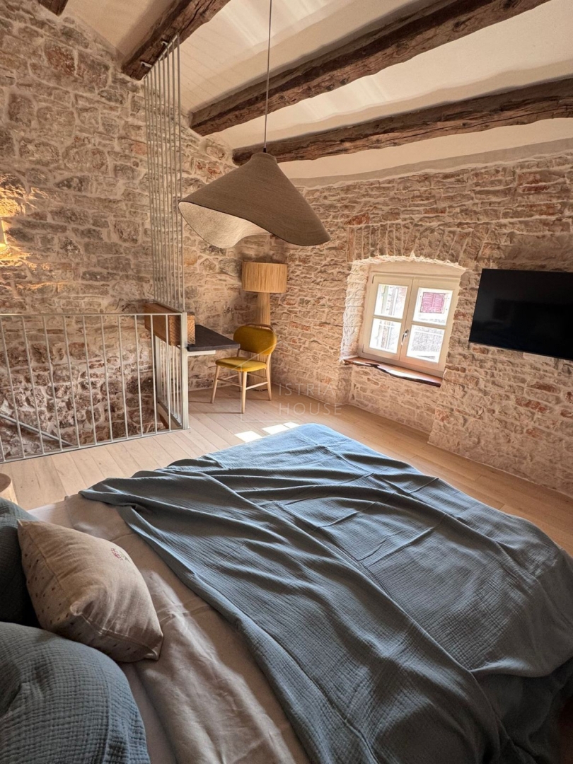 Valle, casa ristrutturata nel centro storico