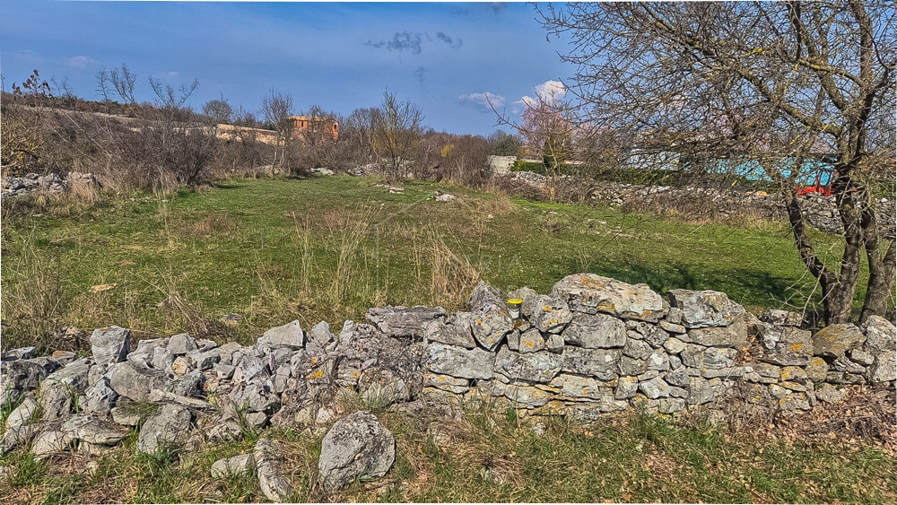 Bale, dintorni, terreno edificabile regolare più grande