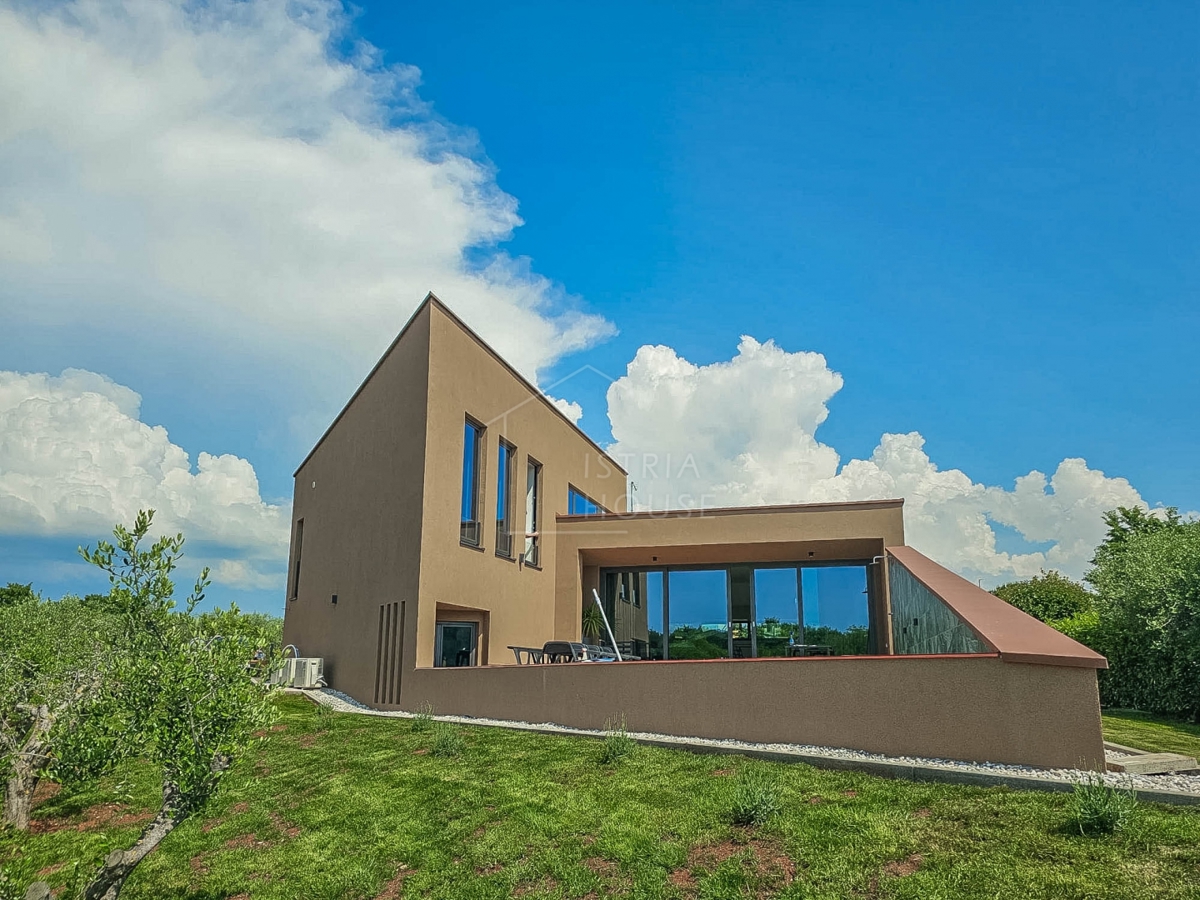 NOVIGRAD, dintorni, bella villa moderna con piscina 