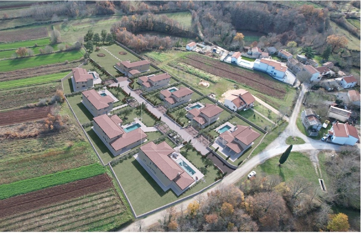 Rovigno, dintorni, casa in costruzione